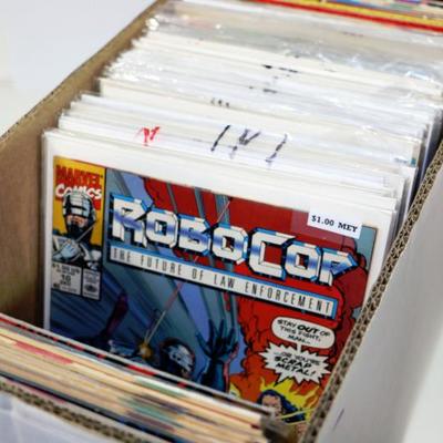 300 Comic Books Lot - Marvel 70, DC 100, Indie 130 - 1 Long Box #612-07