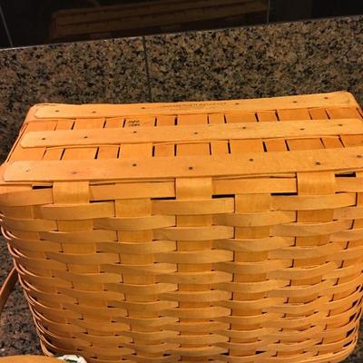 Longaberger picnic basket setâ€” never used