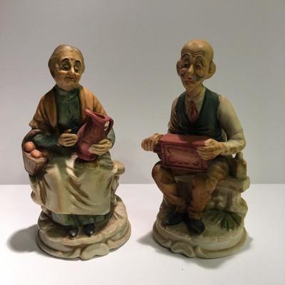 Old couple figurines