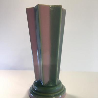 1940-1950 Hull pottery Pink/Green Vase