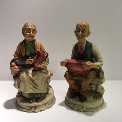 Old couple figurines