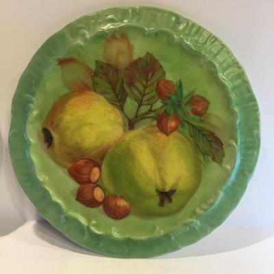 Small vintage plates to hand on the wall