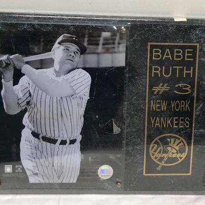 Vintage Babe Ruth Plaque. Material : Glossy wood.