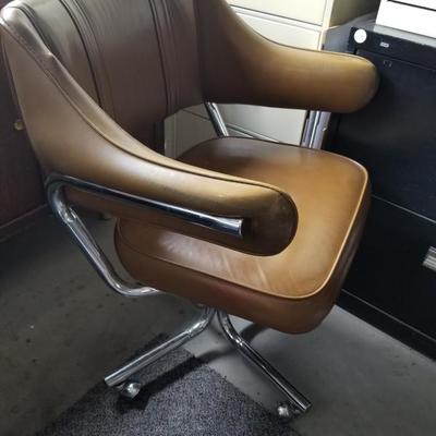 Rolling Vinyl Office Chair B-3