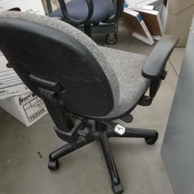 Gray Fabric Armed Rolling Office Chair A-78