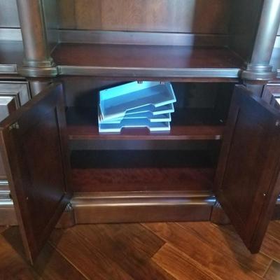 Massive Executive Library 