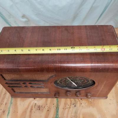 Vintage Delco Radio Super Heterodyne Tube Receiver 