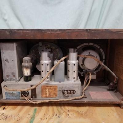 Vintage Delco Radio Super Heterodyne Tube Receiver 