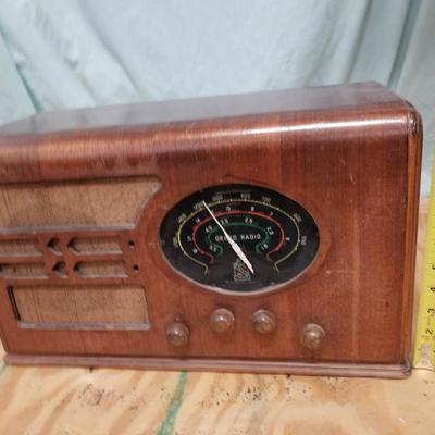 Vintage Delco Radio Super Heterodyne Tube Receiver 