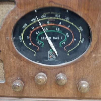 Vintage Delco Radio Super Heterodyne Tube Receiver 