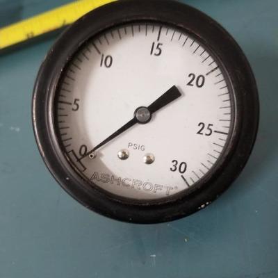 Ashcroft 30 PSI Gauge Reader