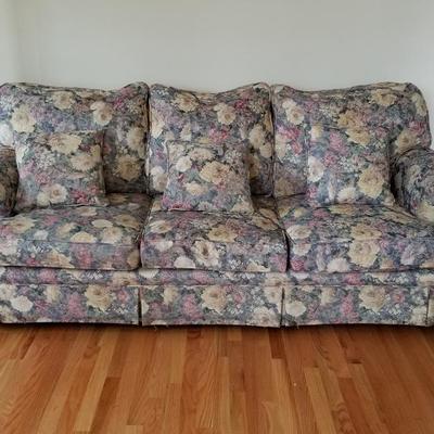 Floral Couch Excellent Condition 