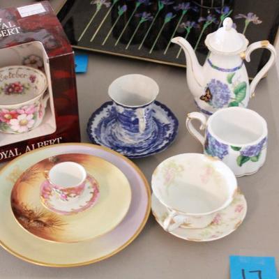 Lot 17: Collectible Tea Cups - 11 Piece lot