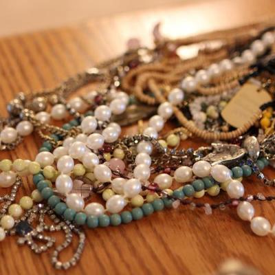 Lot 151: Jewelry - HUGE lot of Necklaces