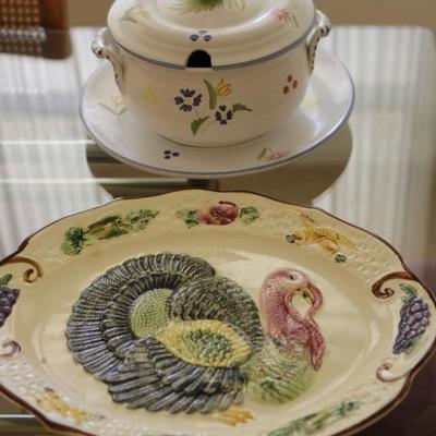 Lot 87: Turkey Platter and large Soup Serving Pot