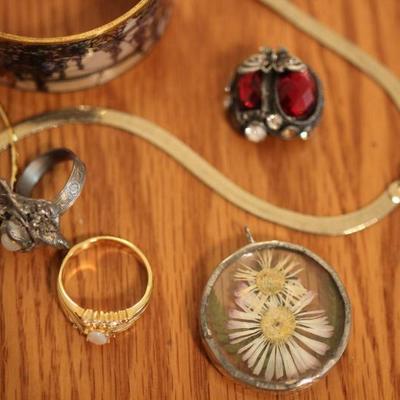 Lot 152: Misc Jewelry