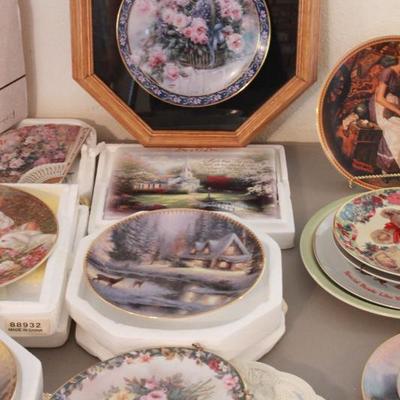 Lot 2: 5 Piece Collectible Plates