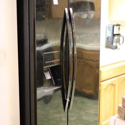 Lot 91: Kenmore Black Refrigerator