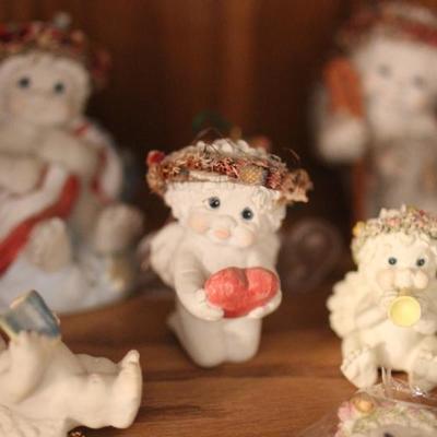 Lot 34: 10 Dreamsicles Angel Collectibles