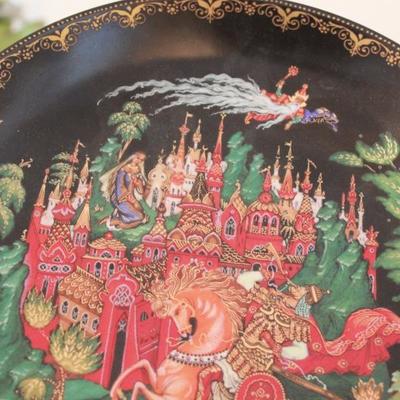 Lot 18: Oriental Painted Plate and Box