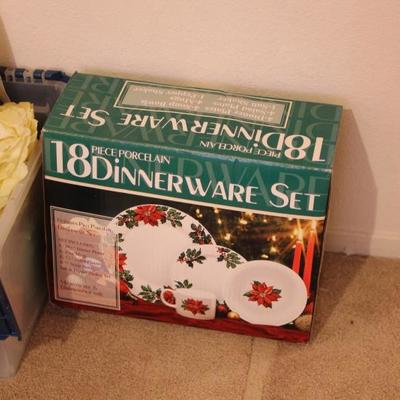 Lot 69: Christmas Dishes and More