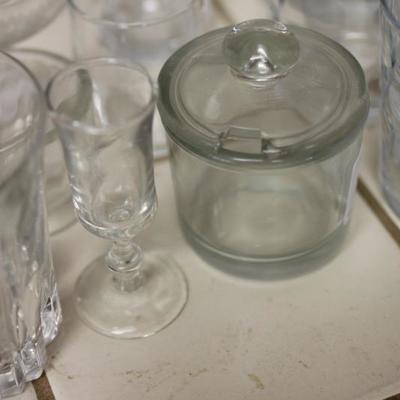 Lot 98: HUGE lot of Glassware