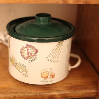 Lot 105: Misc. Kitchen Items