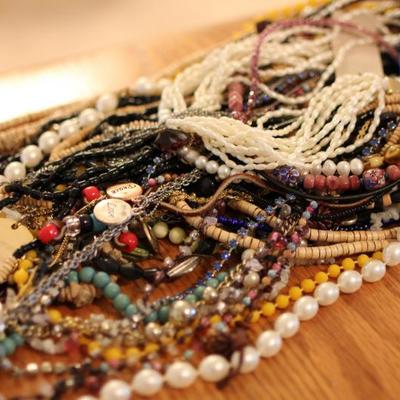 Lot 151: Jewelry - HUGE lot of Necklaces