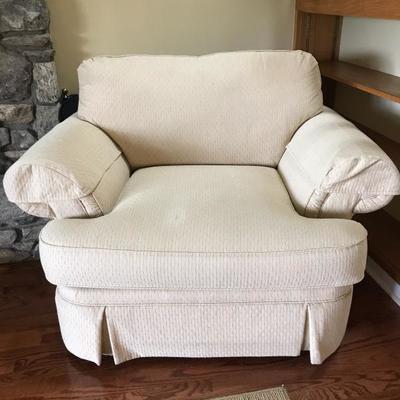 Lot 31 - Oversized Chair