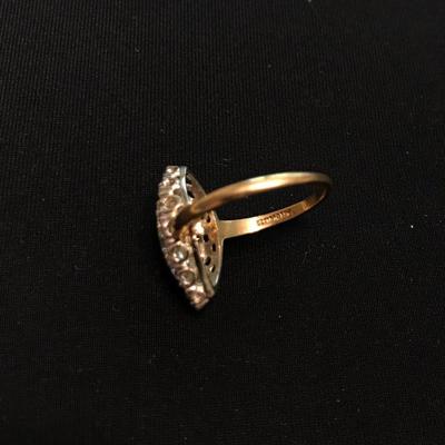 Lot 98 - Diamond and 14KT Ring