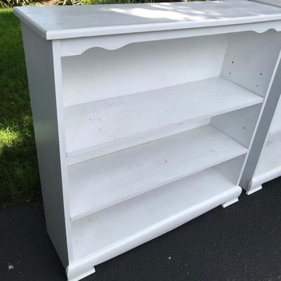 Lot 117 - White Bookshelves