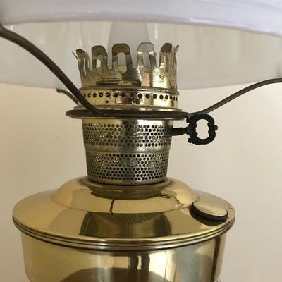 Lot 54 - Aladdin Oil Lamp