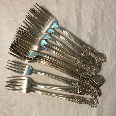 Lot 96 - WM Rogers Mfg Co Silverware Set