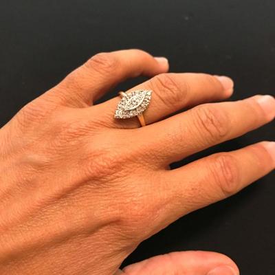 Lot 98 - Diamond and 14KT Ring