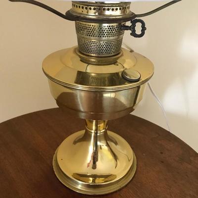 Lot 54 - Aladdin Oil Lamp