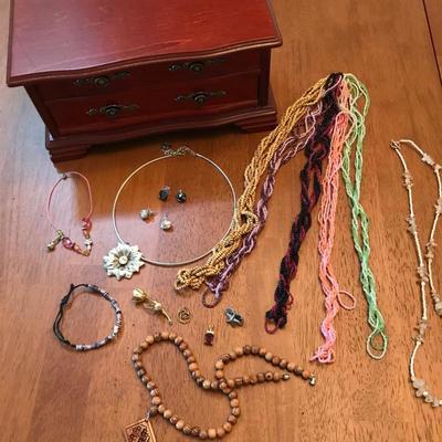Lot 102 - Jewelry and Jewelry Box