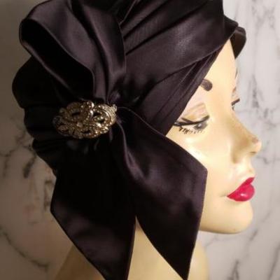 Vtg 1920's Betmar silk shantung hat rhinestone pin 