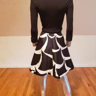 DIANE von FURSTENBERG Amelia wrap dress printed skirt signed Retail $598
