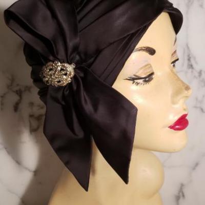 Vtg 1920's Betmar silk shantung hat rhinestone pin 