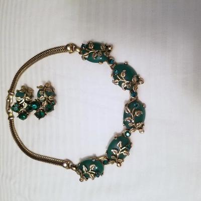 Vtg Emerald green Gold Vine rhinestone Necklace/Earring costume set