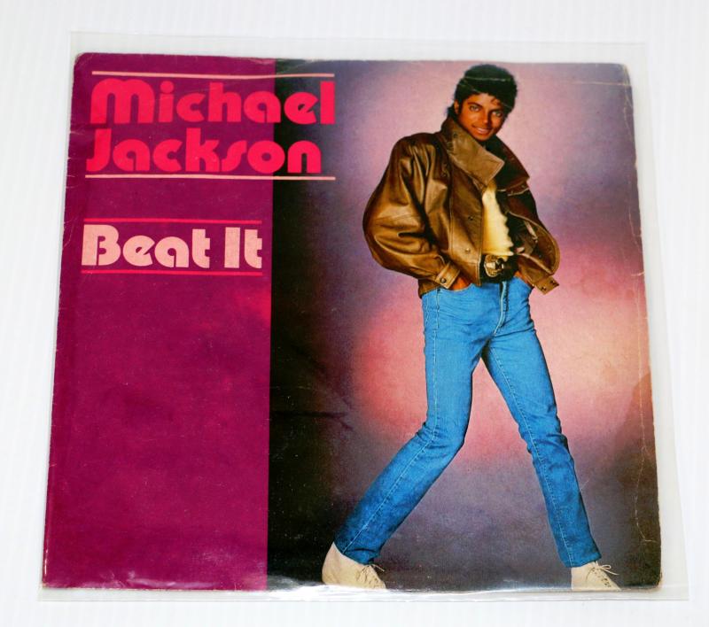 Michael Jackson - Beat It vintage Record 45 rpm - lot #710-33 |  EstateSales.org