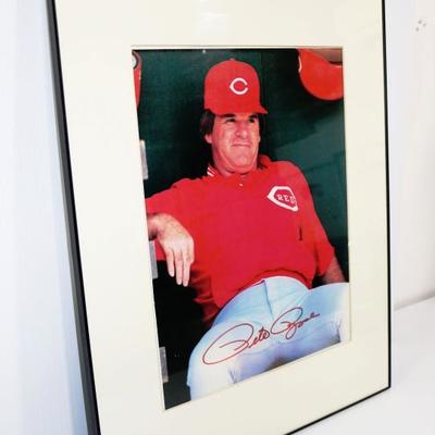 PETE ROSE Autographed Photo - Framed 16