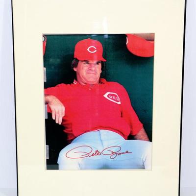 PETE ROSE Autographed Photo - Framed 16
