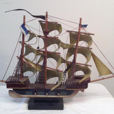 1586 Spanish Galleon Sail boat model 21 x 15