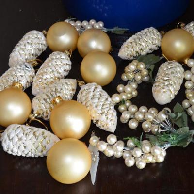 HAND BLOWN CHRISTMAS ORNAMENTS