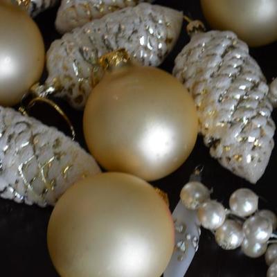 HAND BLOWN CHRISTMAS ORNAMENTS