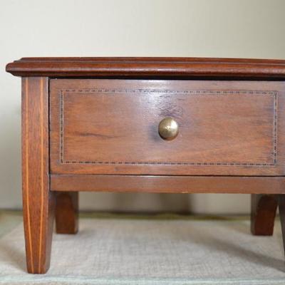ANTIQUE MINIATURE WOOD 1 DRAWER TABLE 7