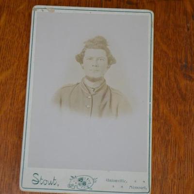 CIVIL WAR SOLDIER CABINET CARD FADDED