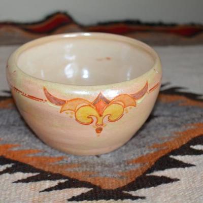1930'S SIGNED HARRISON CLAY DECORATED BOWL 5" DIAMETER
