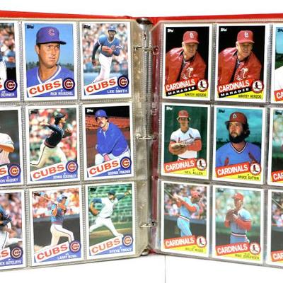 1985 Topps Baseball Cards Set in Binder - Lot #724-02
